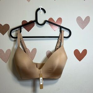 Skims wireless bra 34DDD NWT